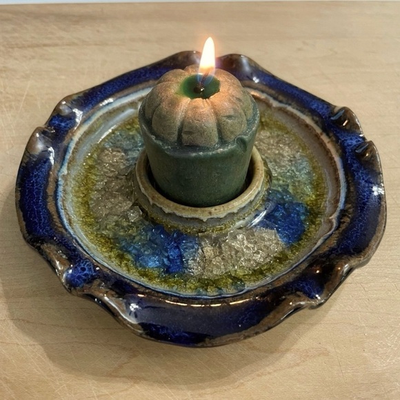 Artisan Pottery Cracked Glass
Tealight Holder Wavy Trim
Blue Cracked Glass - Picture 6 of 12